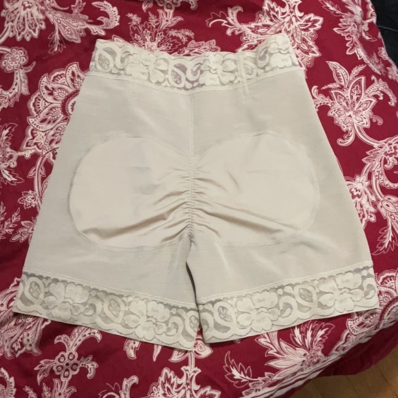 Shaping Shorts - Picture 9 of 13